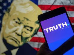 Директор Trump Media, яка є материнською компанією Truth Social, оголосив про свою відставку і наразі очікує на повернення боргових зобов'язань.